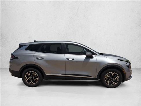 Used 2023 Kia Sportage LX FWD image 4