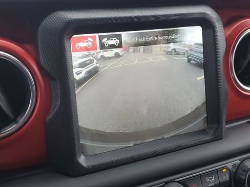 Used 2021 Jeep Wrangler Rubicon w/ Uconnect 4C Nav & Sound Group AWD/4WD image 15