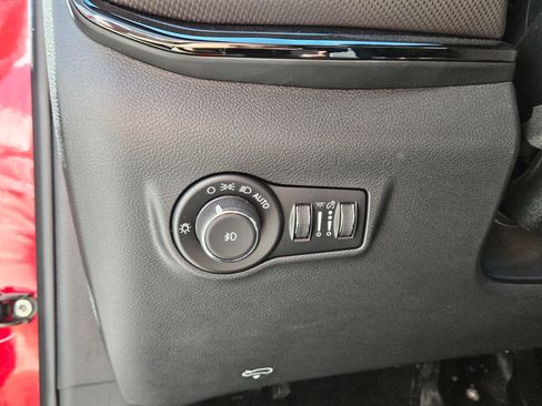 New 2026 Jeep Compass Limited image 17