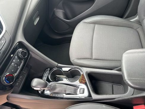 Used 2022 Buick Encore GX Preferred w/ Cold Weather Comfort Package image 16