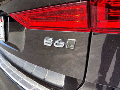 Used 2023 Volvo XC60 B6 Ultimate w/ Protection Package Premier AWD/4WD image 11
