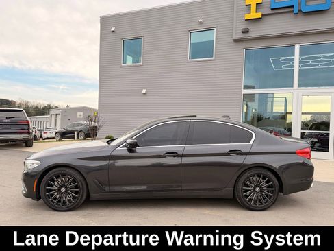 Used 2018 BMW 540i image 12
