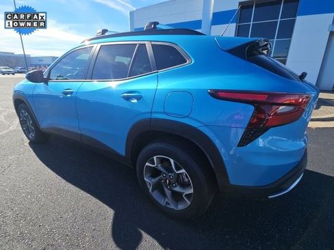 Used 2025 Chevrolet Trax LT w/ Driver Confidence Package image 7