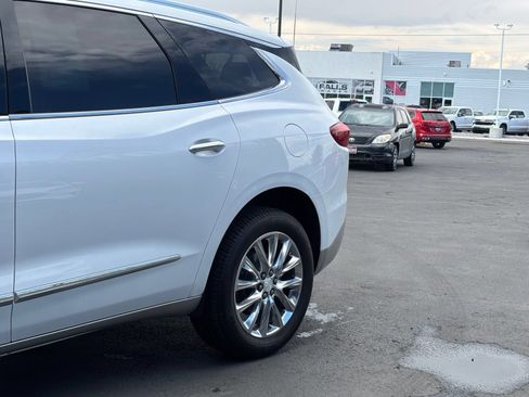 Used 2018 Buick Enclave Premium w/ Experience Buick Package AWD/4WD image 7