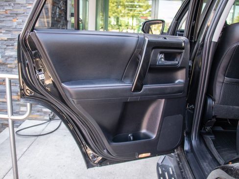 Used 2020 Toyota 4Runner TRD Off-Road Premium w/ Moonroof Package image 21