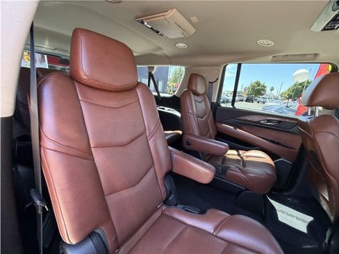 Used 2019 Cadillac Escalade ESV Premium Luxury AWD/4WD image 35