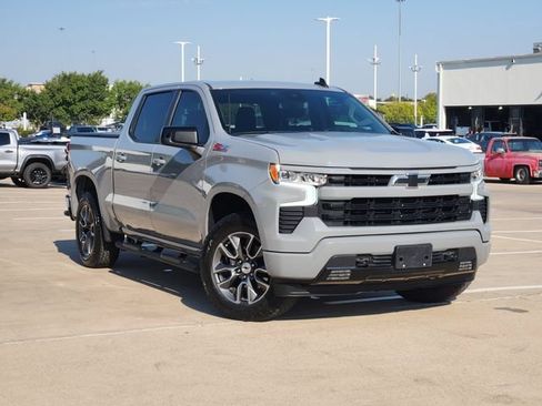 Used 2024 Chevrolet Silverado 1500 RST w/ Z71 Off-Road Package AWD/4WD image 2