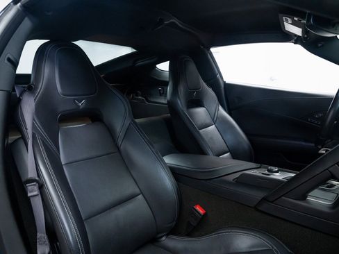 Used 2017 Chevrolet Corvette Stingray Coupe image 18