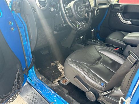 Used 2015 Jeep Wrangler Unlimited Sahara w/ Katzkin Premium Leather Group image 10