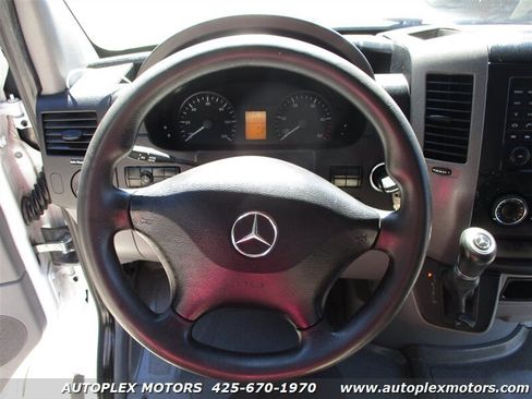 Used 2016 Mercedes-Benz Sprinter 2500 image 16