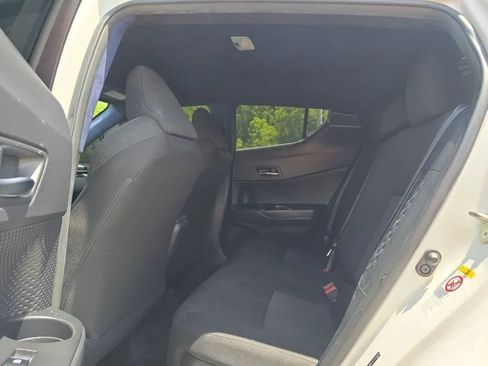 Used 2018 Toyota C-HR XLE FWD image 32