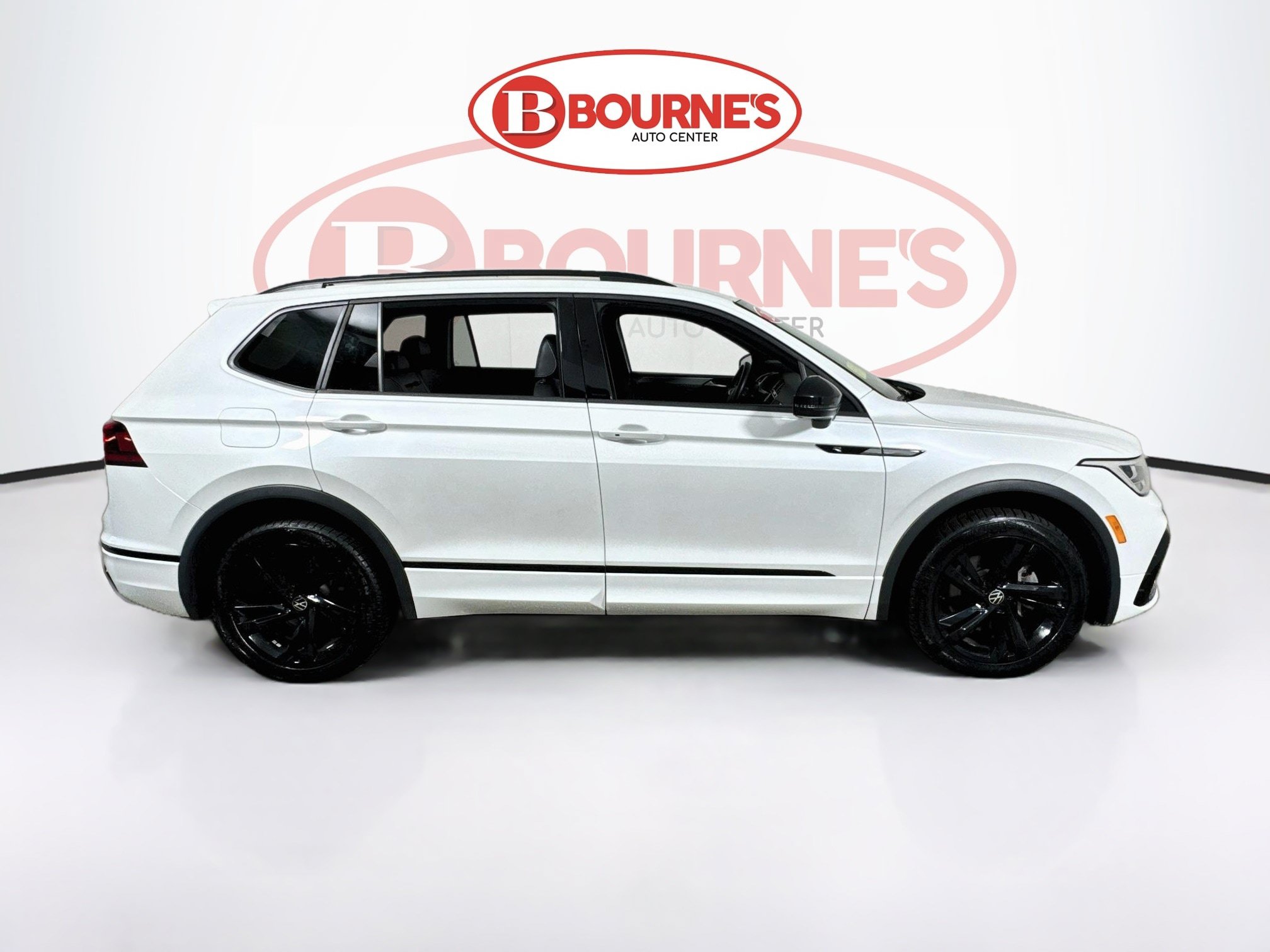 Used 2023 Volkswagen Tiguan SE R-Line AWD/4WD image 26
