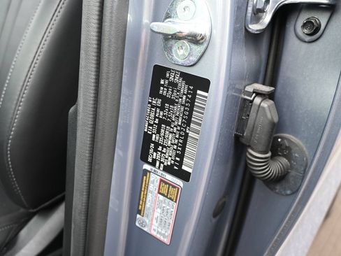 Used 2025 Kia Sorento S AWD/4WD image 31