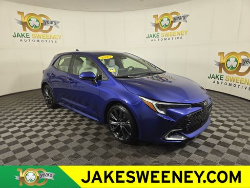 Used 2025 Toyota Corolla XSE FWD image 1