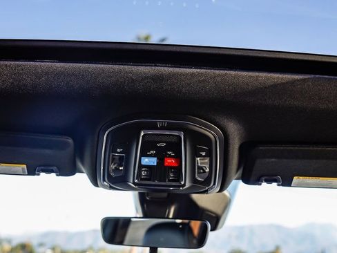 New 2025 Jeep Grand Cherokee L Altitude image 17