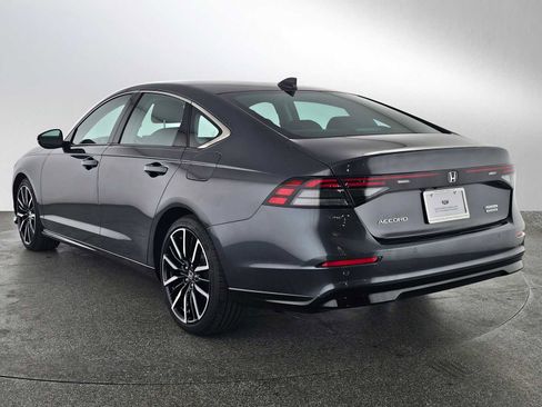 Used 2023 Honda Accord Touring image 5