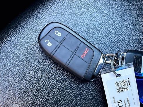 Used 2022 Jeep Compass Altitude image 11