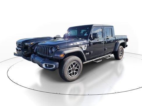 Used 2025 Jeep Gladiator Sport AWD/4WD image 3