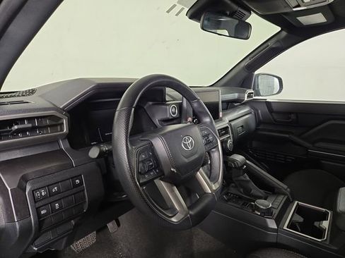 Used 2025 Toyota 4Runner SR5 AWD/4WD image 14