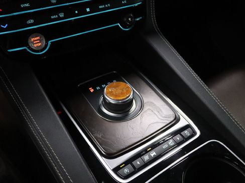 Used 2017 Jaguar F-PACE S image 31