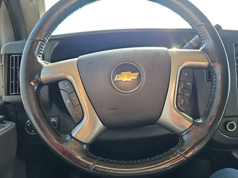 Used 2017 Chevrolet Express 2500 image 17