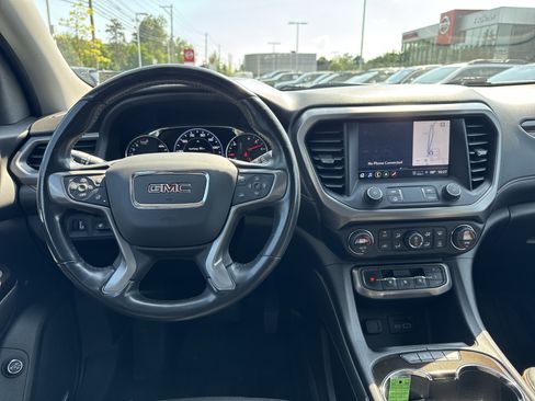 Used 2022 GMC Acadia AT4 w/ Technology Package AWD/4WD image 2