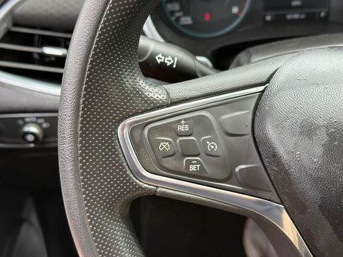 Used 2021 Chevrolet Malibu LT FWD image 18