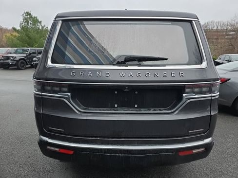 Used 2022 Jeep Grand Wagoneer Series III w/ Flexible Seating Group AWD/4WD image 4
