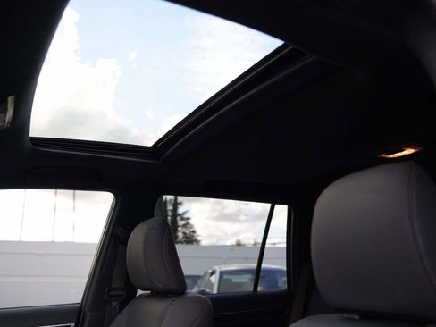 Used 2023 Lexus GX 460 Premium image 18