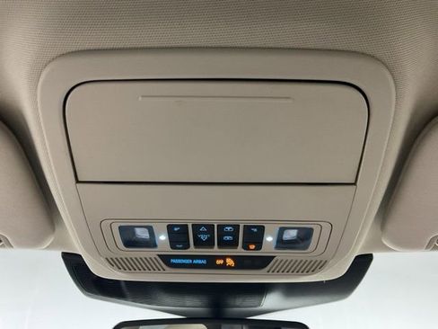 Used 2020 Ford Explorer Platinum w/ Premium Technology Package image 21