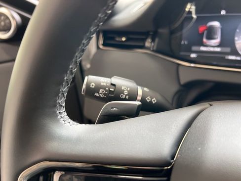 Used 2025 Land Rover Range Rover Evoque S image 33