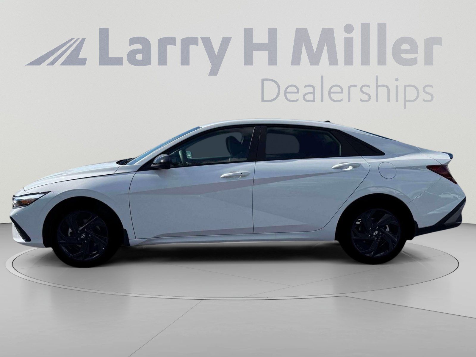 New 2026 Hyundai Elantra SEL Sport FWD image 3