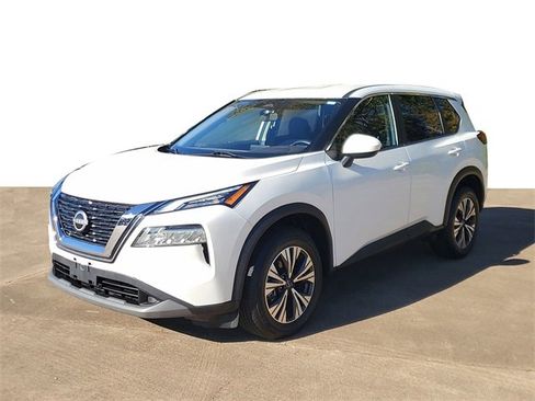 Used 2023 Nissan Rogue SV image 2