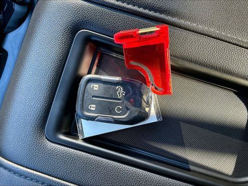 Used 2020 GMC Sierra 1500 Elevation w/ Elevation Value Package image 10