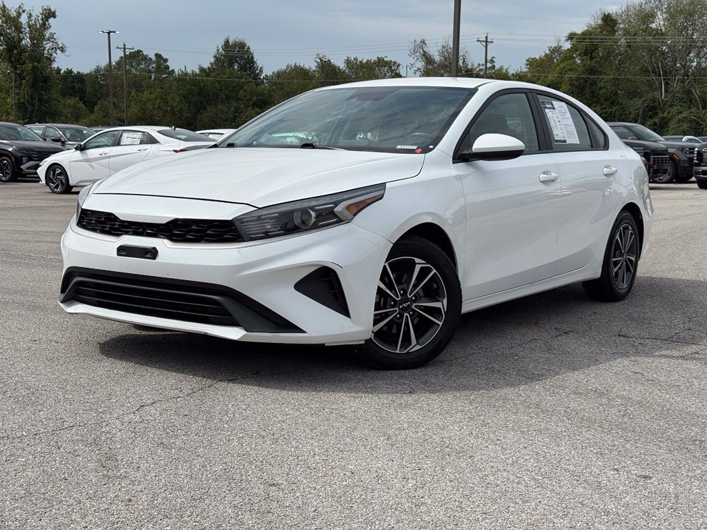 Used 2024 Kia Forte LXS FWD image 3