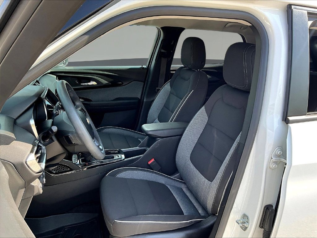 Used 2023 Chevrolet TrailBlazer LT w/ Convenience Package AWD/4WD image 23