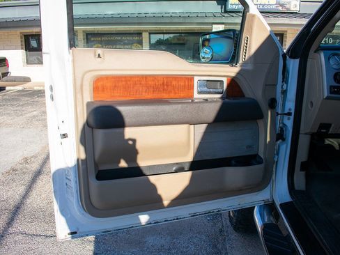 Used 2009 Ford F150 Lariat image 11