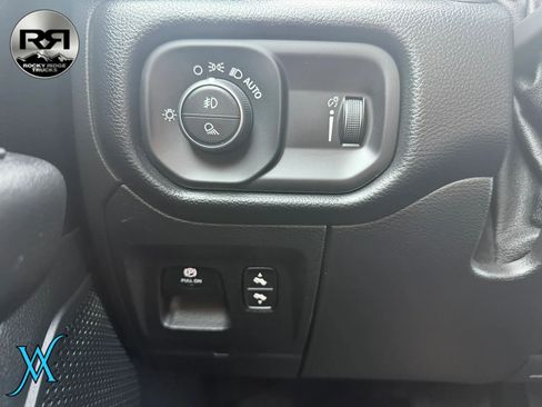 Used 2021 RAM 1500 Big Horn AWD/4WD image 35