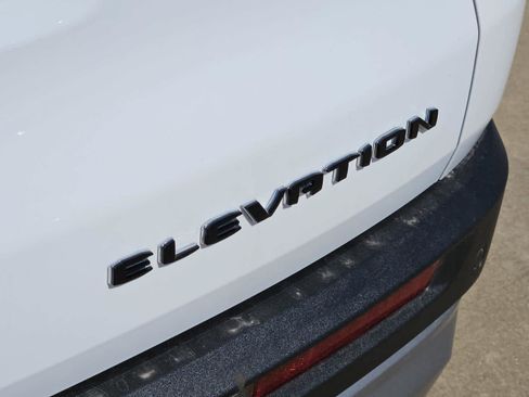 New 2025 GMC Acadia Elevation image 6