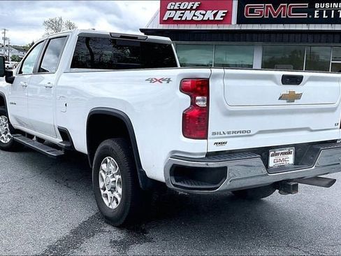 Used 2022 Chevrolet Silverado 3500 LT w/ Convenience Package AWD/4WD image 4