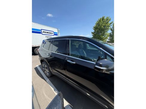 Used 2020 Cadillac XT6 Premium Luxury AWD/4WD image 4