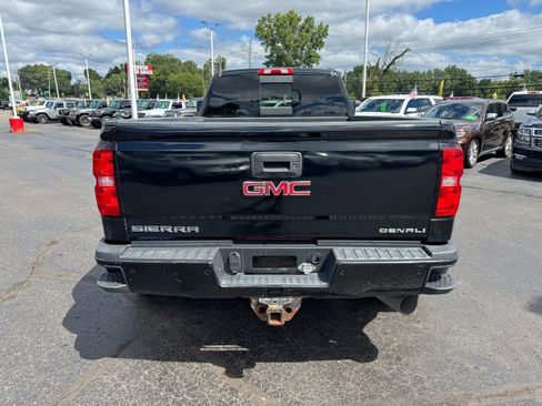 Used 2018 GMC Sierra 3500 Denali AWD/4WD image 4