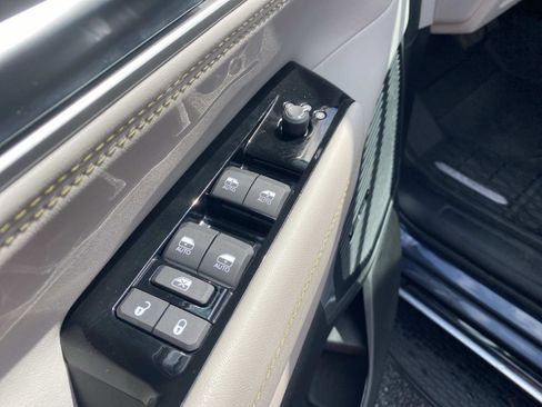 Certified 2024 Jeep Wagoneer L 2WD image 23