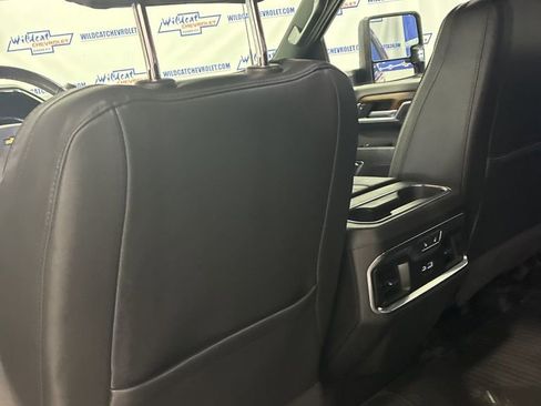 Used 2025 Chevrolet Silverado 2500 High Country image 35