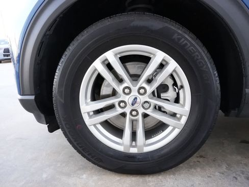 Used 2022 Ford Explorer XLT image 24