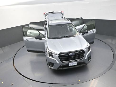 Used 2023 Subaru Forester Premium image 32