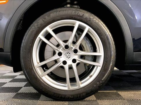 Used 2021 Porsche Cayenne S image 11