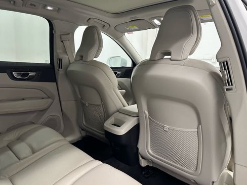 Used 2023 Volvo XC60 B5 Plus image 20