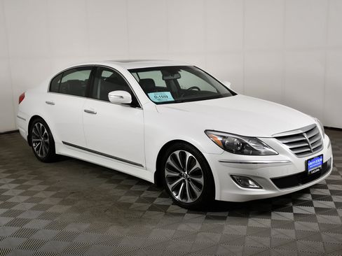 Used 2013 Hyundai Genesis 5.0 R-Spec RWD image 4