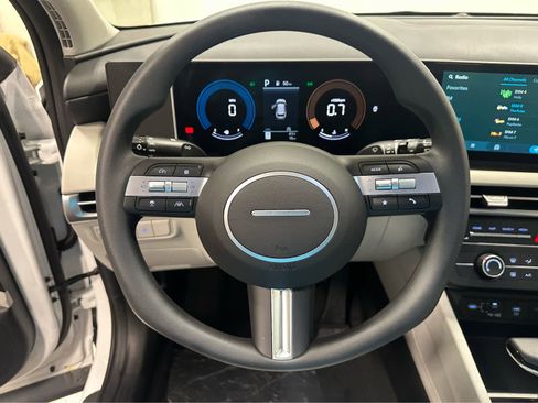 New 2026 Hyundai Tucson SE image 13